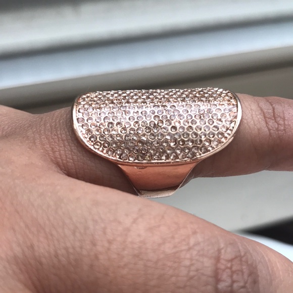 Jewelry - Pink gold ring